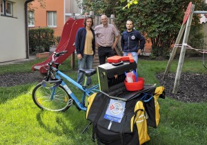 SpielgeräteprüferInnen umweltbewusst mit Lastenfahrrad in Wien unterwegs / Foto: Schaub-Walzer / PID